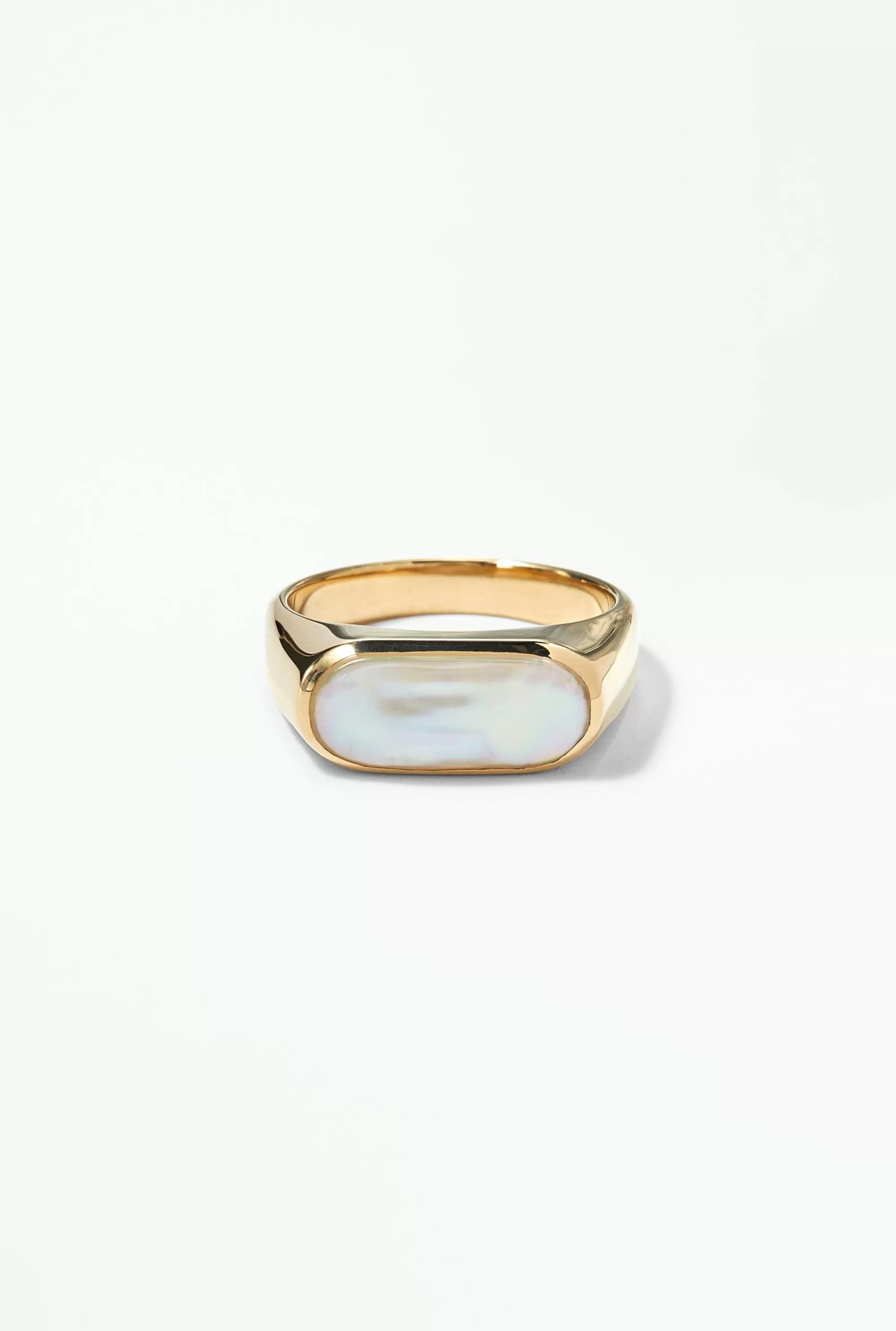 Hot Pearl Signet - Bar Rings