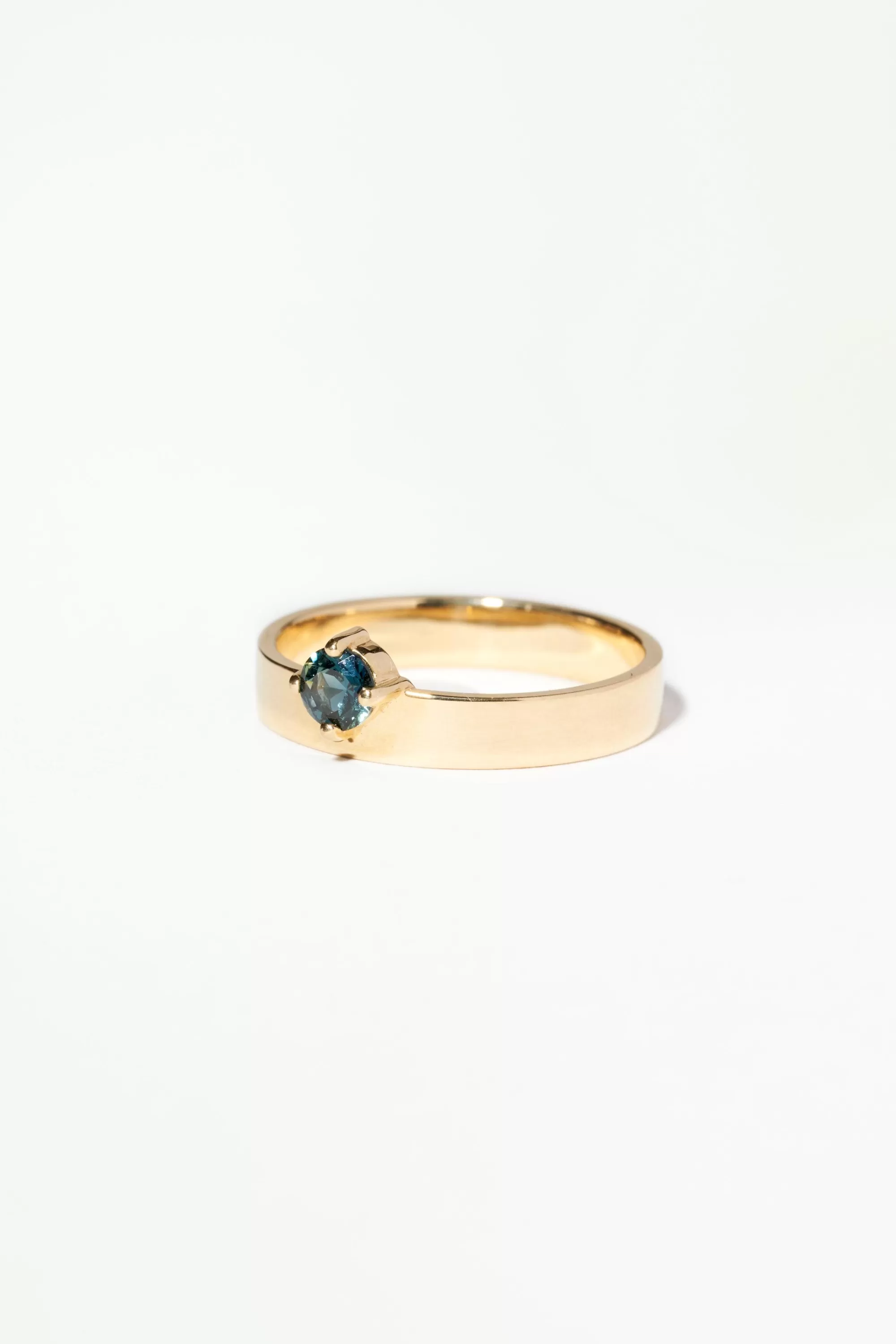 Cheap Round Gradient Sapphire Monolith Ring Rings