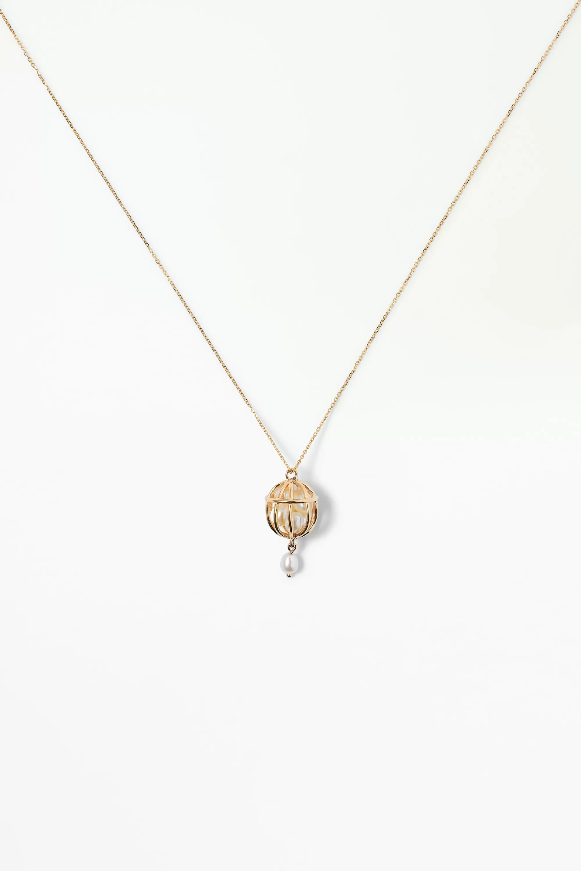 Fashion Universe Pearl Necklace Necklaces